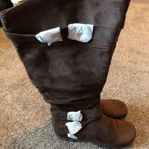 Brown Wide-Calf Scrunch Boots